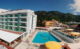 Idas Hotel (Adults Only)